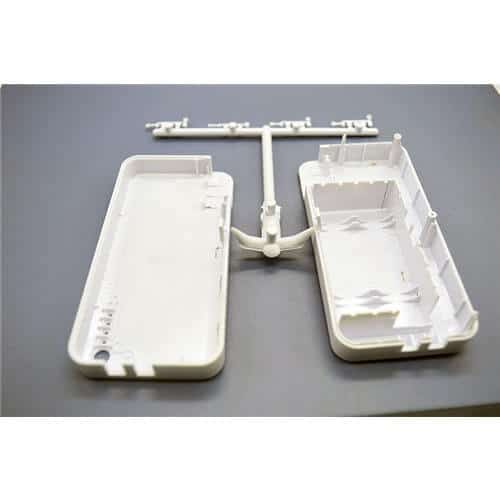 What problems can arise from the injection molding process